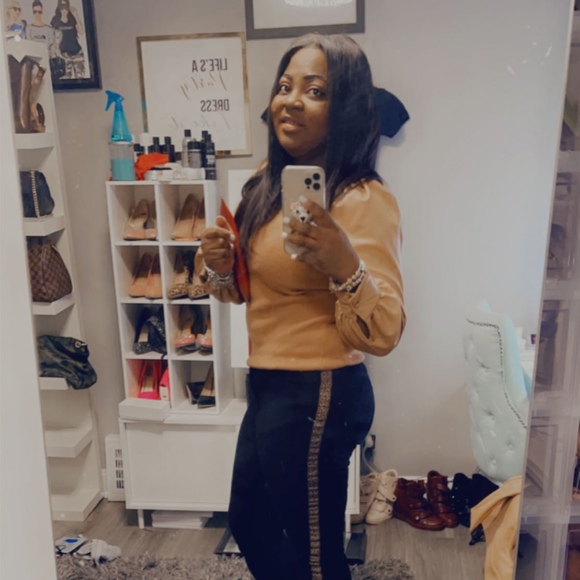 Meet your Posher, Tonya - Picture 1 of 1